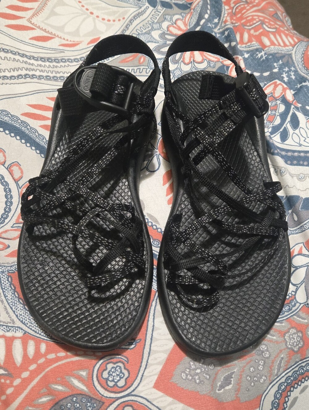 Size 8 Chaco Womens Sandals With Back Strap. Black And White.